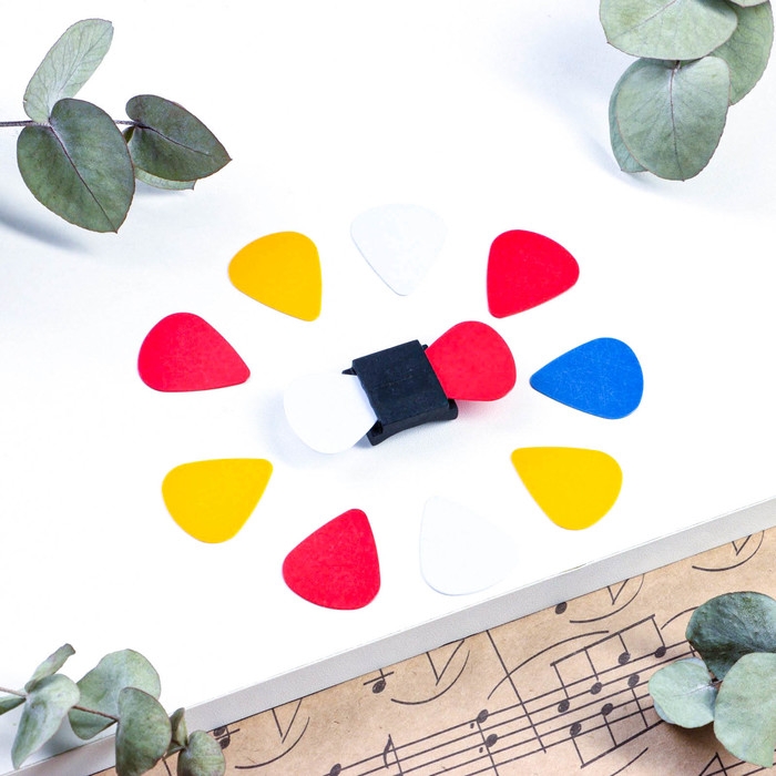 Набор медиаторов: держатель на гриф гитары + 10 медиаторов Music Life, 0,46мм, микс Набор медиаторов: держатель на гриф гитары + 10 медиаторов Music Life, 0,46мм, микс