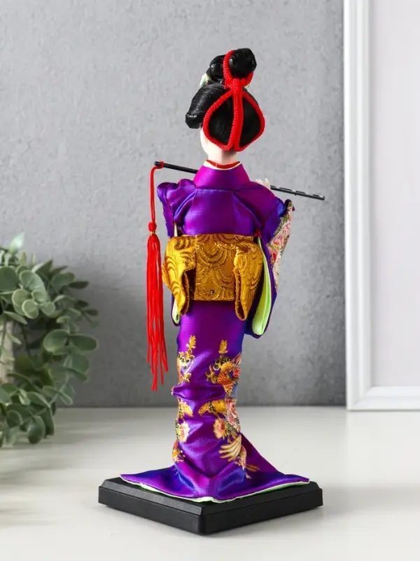 Кукла коллекционная &laquo;Японка в фиолетовом кимоно с флейтой&raquo;, 25&times;9.5&times;9.5 см