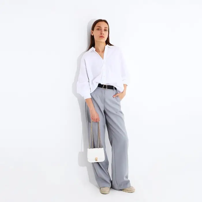 Сумка женская мессенджер на клапане, 18&times;7&times;13 см, со стёжкой, белая