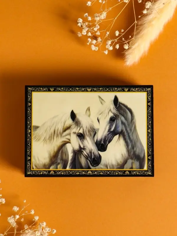 Шкатулка «Пара белых лошадей», 10×14 см, лаковая миниатюра