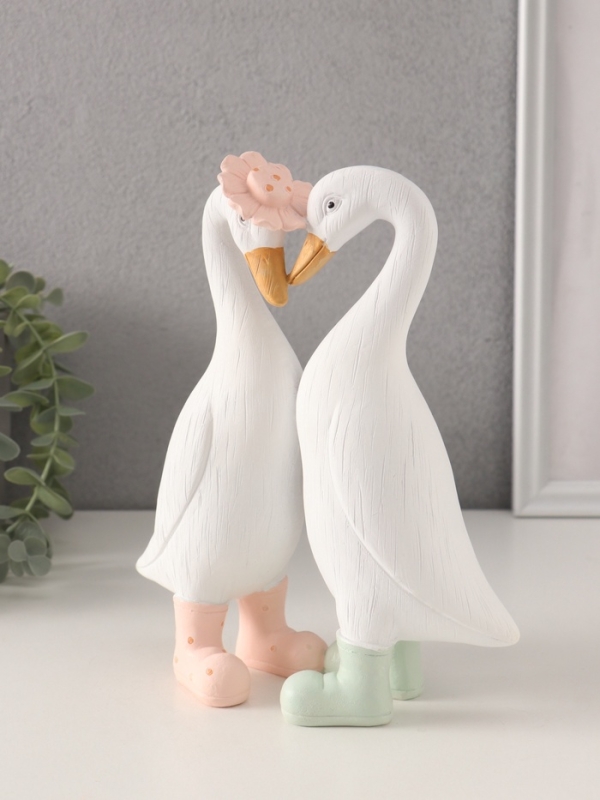 Сувенир полистоун "Утки в резиновых сапогах" 18,5х7,5х21,5 см