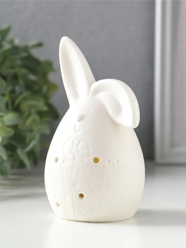 Сувенир керамика свет "Белый зайчик-яйцо с цветами на пузе" 3хLR44 6,7х6,2х11,6 см