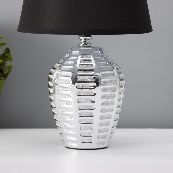 Настольная лампа с абажуром RISALUX «Мирена», Е14, 40 Вт, чёрно-хромовый, 20×20×33 см Настольная лампа с абажуром RISALUX «Мирена», Е14, 40 Вт, чёрно-хромовый, 20×20×33 см