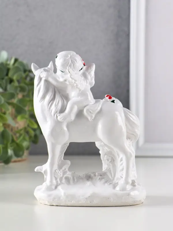 Фигурка гипс &laquo;Ангел на лошади и рядом&raquo;, 13.5&times;10&times;6.5 см, белый