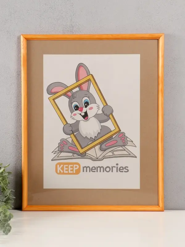 Фоторамка дерево 40х50 см, сосна №1 (пластиковый экран) Фоторамка дерево 40х50 см, сосна №1 (пластиковый экран)