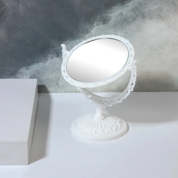 Зеркало настольное &laquo;Круг&raquo;, двустороннее, с увеличением, d зеркальной поверхности 9.5 см, белое