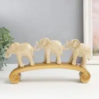 Фигурка полистоун &laquo;Три белых слона на дуге, с золотом&raquo;, 26&times;5.5&times;13 см
