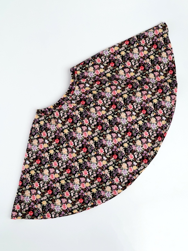 Юбка в цветочек с фартуком Юбка в цветочек с фартуком", р-р 32