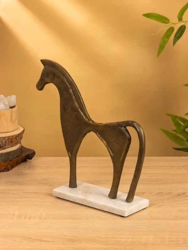 Сувенир интерьерный "Конь на пьедестале" 29,5х8х29 см, алюминий, мрамор