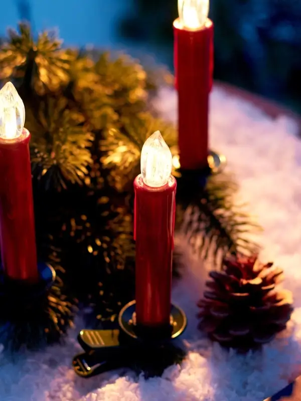 Светодиодные «Свечи на прищепках красные» 11 см, набор 10 шт, 10 LED, от батареек ААх10, пульт, свечение тёплое белое