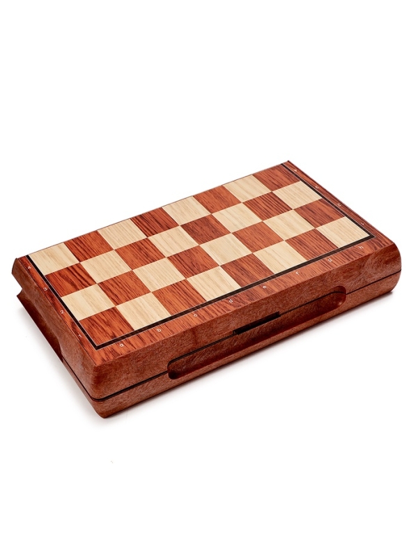 Шахматы 25 х 22 см, король h-4.5 см, пешка h-2.5 см Шахматы 25 х 22 см, король h-4.5 см, пешка h-2.5 см