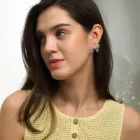 Серьги пластик &laquo;Бантик&raquo;, перламутровый, белые, радужные