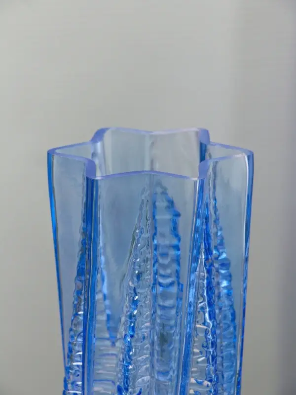 Ваза стекло настольная  Ваза стекло настольная "Флоранс" 25х11х9 см, голубой