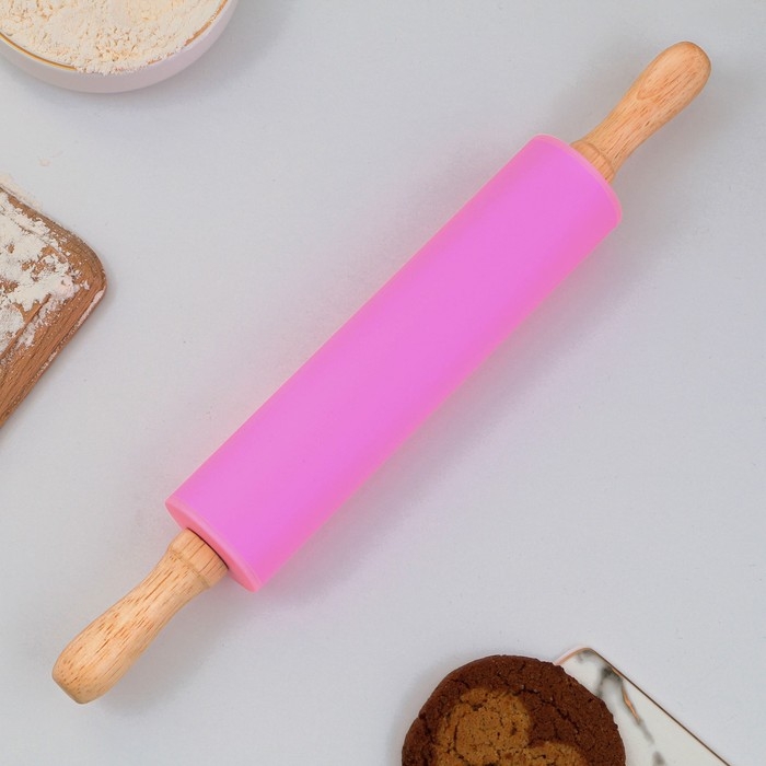 Скалка «Зайки», 31 х 4 см, силикон, дерево, цвет розовый Скалка «Зайки», 31 х 4 см, силикон, дерево, цвет розовый