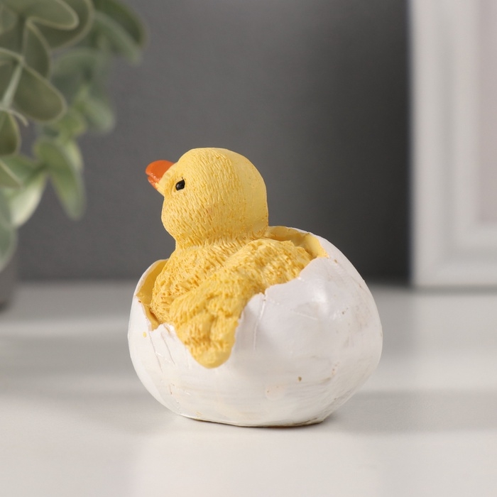 Сувенир полистоун Сувенир полистоун "Жёлтый утёнок в скорлупе" МИКС 5х6х7 см
