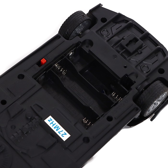 Машина радиоуправляемая «Полиция», свет, открываются двери, работает от батареек Машина радиоуправляемая «Полиция», свет, открываются двери, работает от батареек