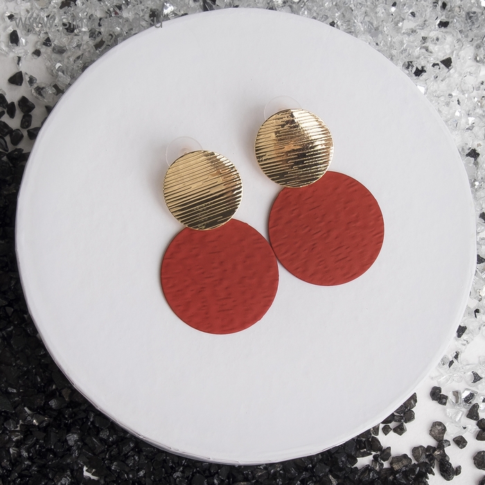 Серьги металл &laquo;Леди&raquo; текстурные, цвет красный в золоте