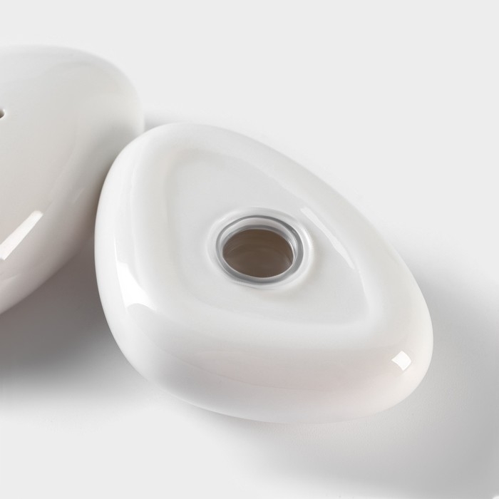 Набор фарфоровый для специй на бамбуковой подставке BellaTenero, 3 предмета: солонка 40 мл, перечница 40 мл, подставка, цвет белый Набор фарфоровый для специй на бамбуковой подставке BellaTenero, 3 предмета: солонка 40 мл, перечница 40 мл, подставка, цвет белый