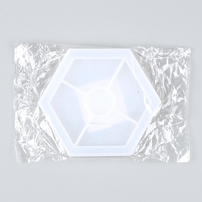 Форма силиконовая универсальная «Шестиугольник», размер изделия 11,6 × 10,1 × 1,2 см