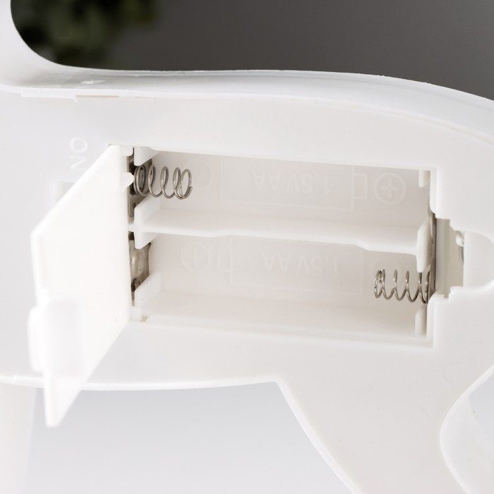 Ночник Ночник "Олененок" 8хLED батарейки 2хАА белый 18,5х3,5х25 см RISALUX