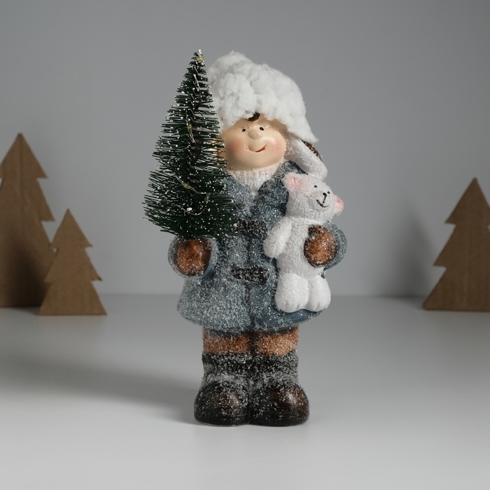 Сувенир керамика свет Сувенир керамика свет "Малыш в сером пальто, с ёлочкой и медведем" 10,5х8,5х19 см