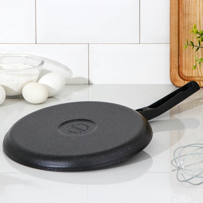 Сковорода блинная, d=24 см, пластиковая ручка, антипригарное покрытие, цвет тёмный мрамор Сковорода блинная, d=24 см, пластиковая ручка, антипригарное покрытие, цвет тёмный мрамор