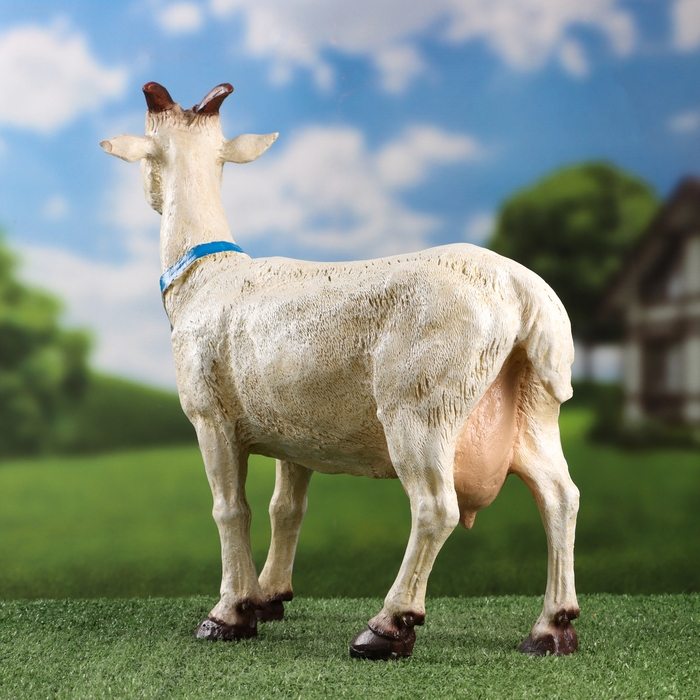 Садовая фигура  Садовая фигура "Козочка с рожками" 38х42см