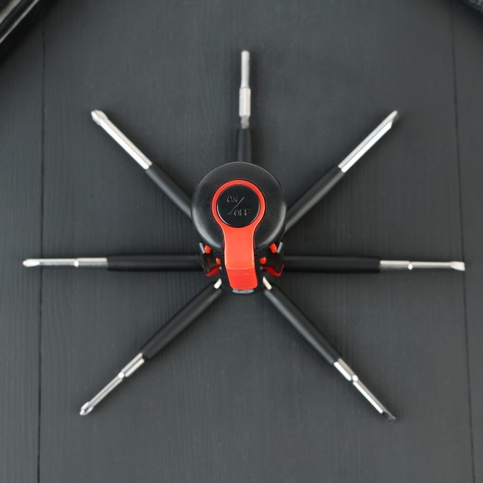 Фонарик-мультитул «Все по плечу», 8 в 1 Фонарик-мультитул «Все по плечу», 8 в 1