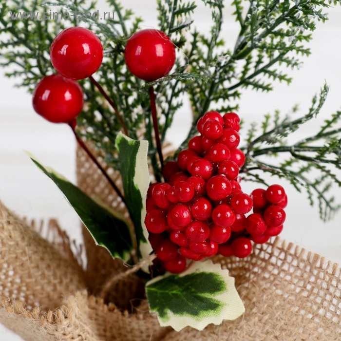 Декор  Декор "Зимнее очарование" ягодки листья в мешочке, 17 см