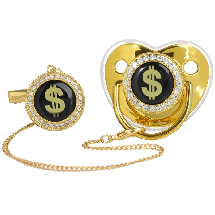 Соска - пустышка силиконовая ортодонтическая «Доллар», от 6 мес., с колпачком + держатель - цепочка, цвет золотой/черный, стразы Соска - пустышка силиконовая ортодонтическая «Доллар», от 6 мес., с колпачком + держатель - цепочка, цвет золотой/черный, стразы