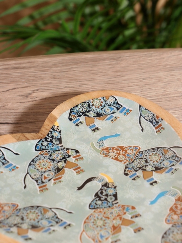 Блюдо в форме сердца &laquo;Мудрый слон&raquo;, дерево манго, 20.5&times;20&times;2.3 см