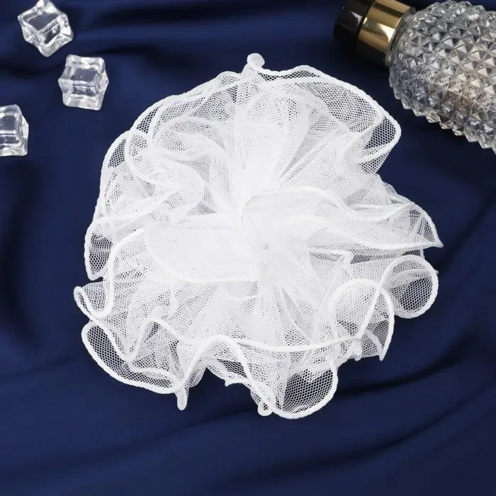 Бант для волос на резинке &laquo;Школьница&raquo;, волна, d=13 см, белый, МИКС