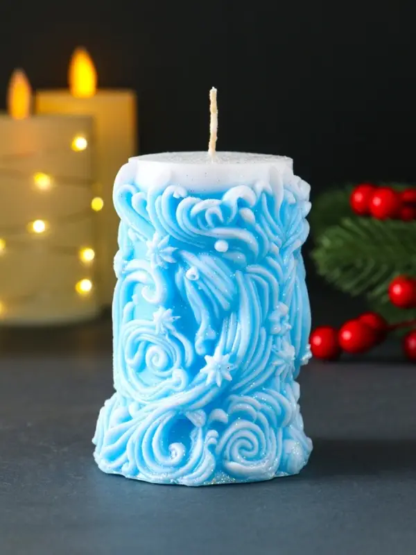 Свеча новогодняя столбик  Свеча новогодняя столбик "Резная" голубой