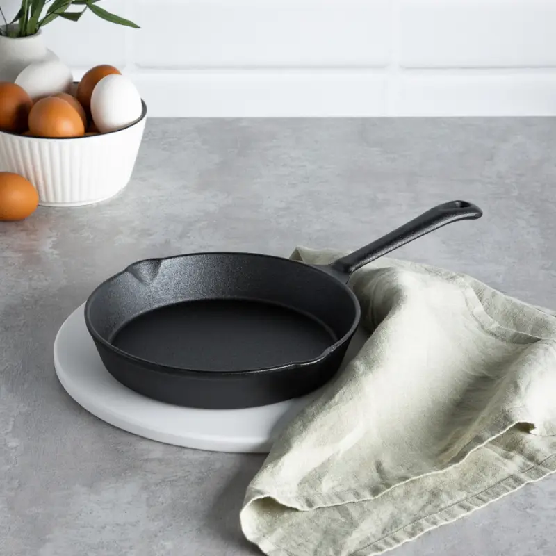 VETTA Сковорода чугун, 2 слива, d20см, индукция