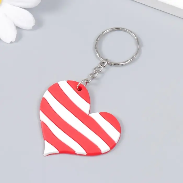 Брелок для ключей на кольце «Полосатое сердце», резина, 4.8×4.3 см