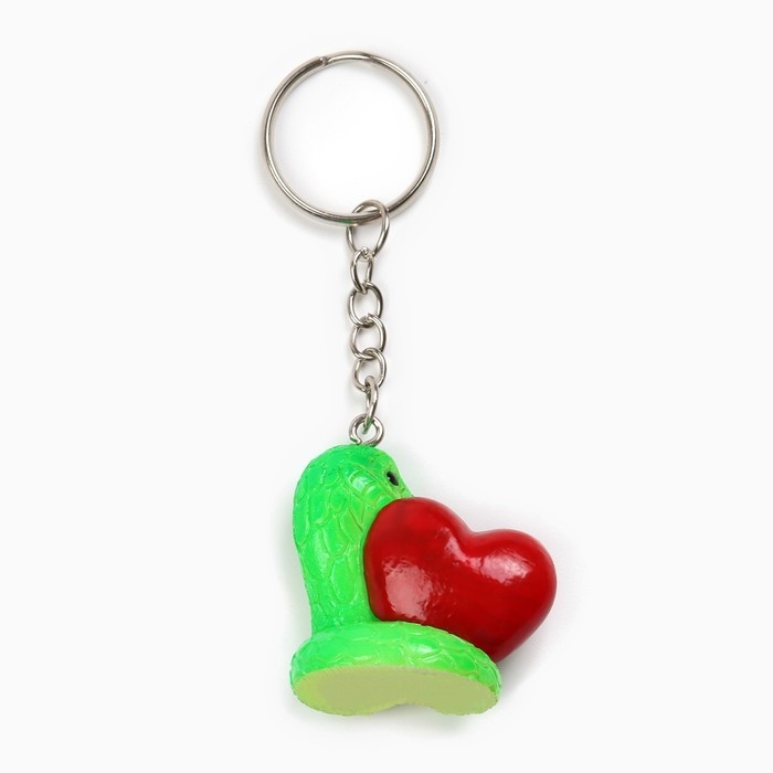 Новогодний брелок для ключей, объемный «Новый год: Змея с сердцем» 3,5 х 8,2 см Новогодний брелок для ключей, объемный «Новый год: Змея с сердцем» 3,5 х 8,2 см