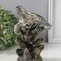 Сувенир полистоун "Морская черепаха в кораллах" бронза с белой патиной 11,5х10,5х16 см