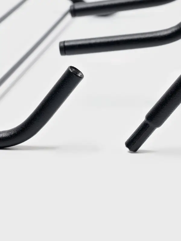 Вешалка настенная с полкой &laquo;Комфорт 7&raquo;, 7 крючков, 61&times;20&times;8 см, чёрная