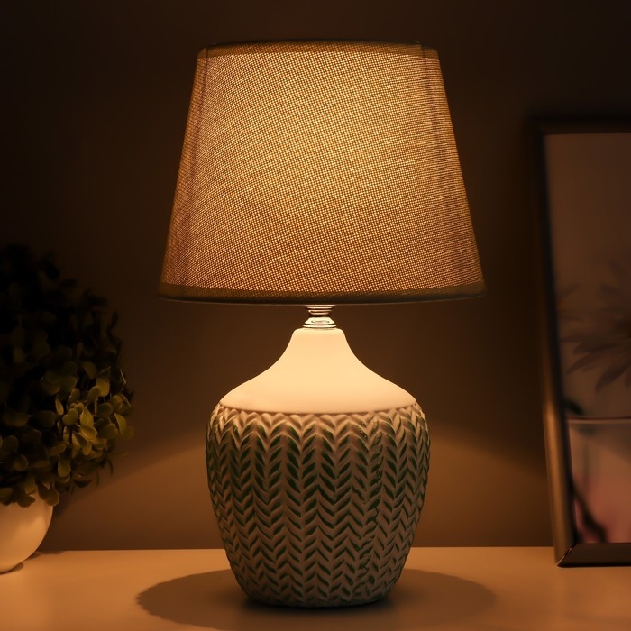 Настольная лампа Латея E14 40Вт бело-фисташковый 20х20х35 см RISALUX Настольная лампа Латея E14 40Вт бело-фисташковый 20х20х35 см RISALUX