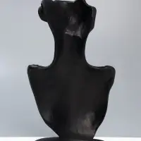 Бюст для украшений QF, 18&times;8&times;32 см, отверстие в ухе, чёрный