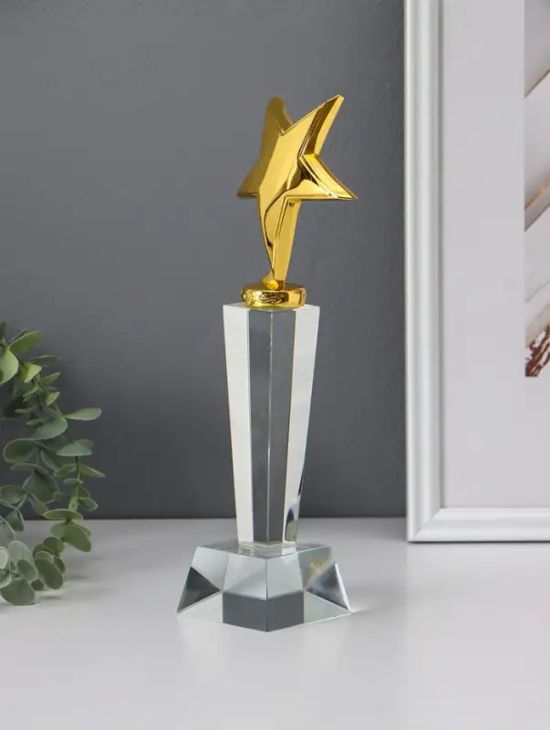 Сувенир "Стела наградная. Золотая звезда", крафт коробка, 27,8х6,8х6,8 см