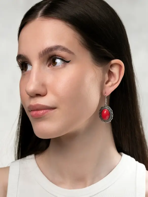 Серьги под натуральный камень &laquo;Натурель&raquo;, овал в кайме, красные в чернёном серебре