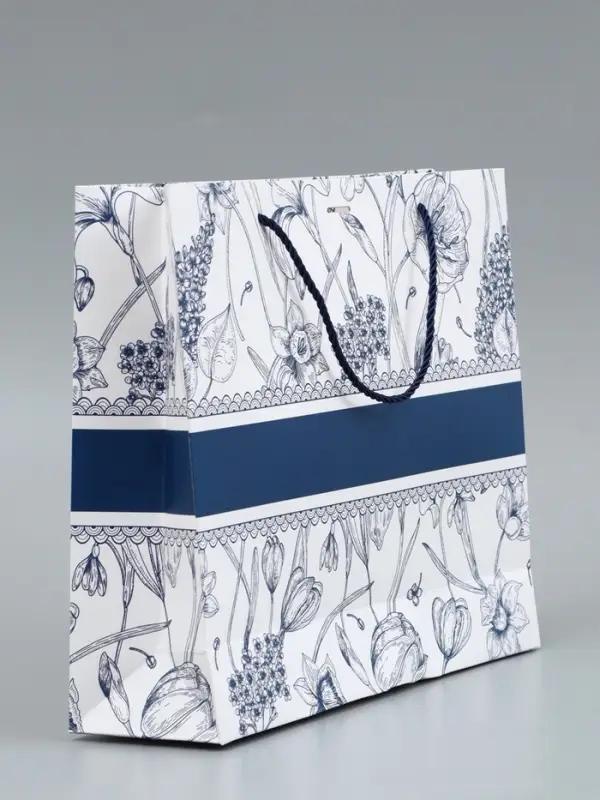 Пакет подарочный "Цветы", с бантом, 35 х 30 х 10 см