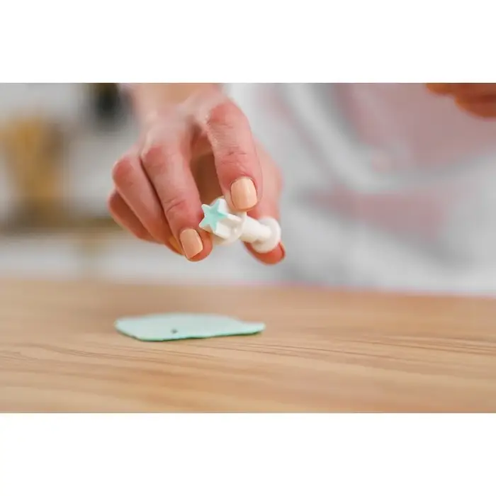 Плунжеры кондитерские Доляна &laquo;Звёздочка&raquo;, набор 3 шт.: d=2 см, d=2.2 см, d=2.5 см, пластик, белые