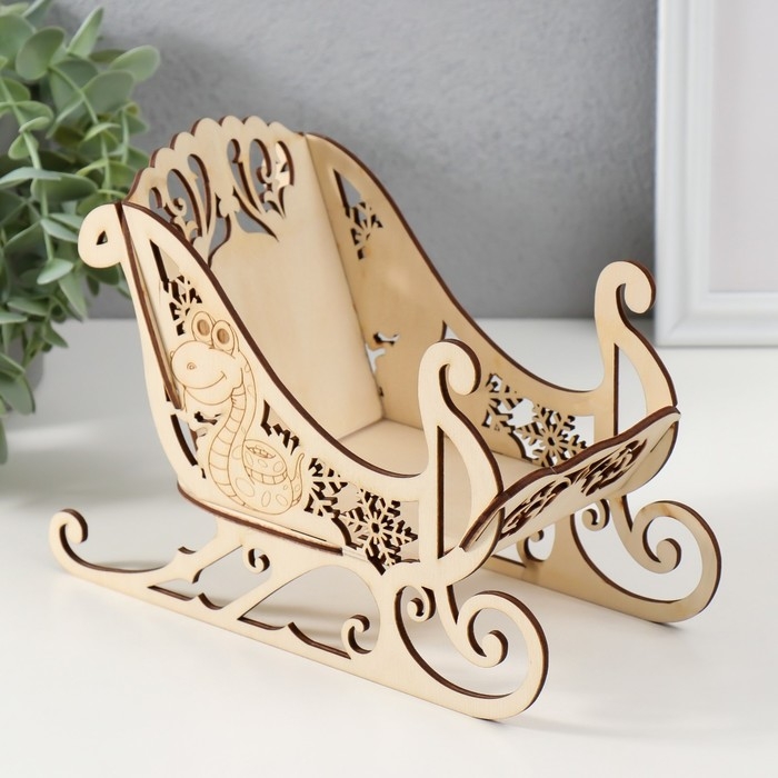 Шкатулка-сани  Шкатулка-сани "Змея. Узоры" 21х13,5х10 см