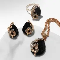 Гарнитур 3 предмета: серьги, кулон, кольцо &laquo;Капли&raquo;, чёрно-белые в золоте, 45 см