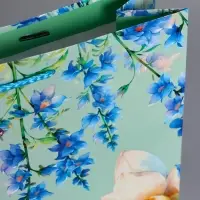 Пакет подарочный "Цветочная радость", ламинированный, 33 х 42,5 х 10 см