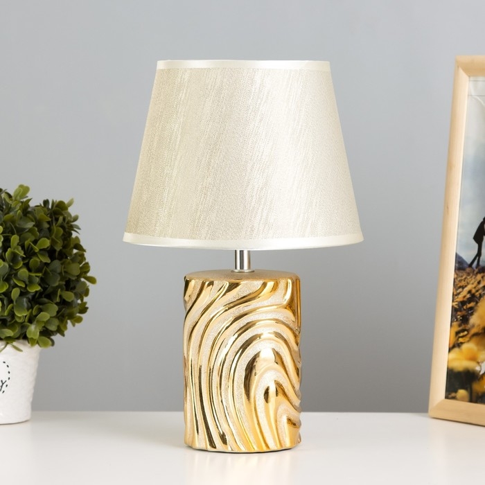 Настольная лампа Настольная лампа "Калиса" Е14 40Вт золото 19х19х32 см RISALUX