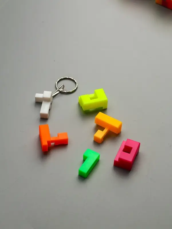 Брелок для ключей на кольце &laquo;Кубик - головоломка&raquo;, пластик, 3.5&times;3.5 см