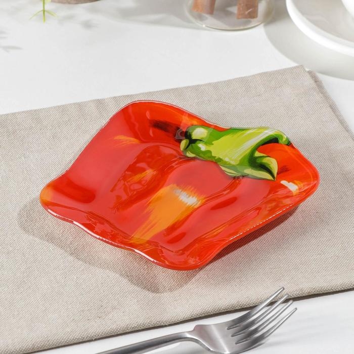 Блюдо стеклянное сервировочное Доляна «Перчик», цвет красный, 16×15 см Блюдо стеклянное сервировочное Доляна «Перчик», цвет красный, 16×15 см